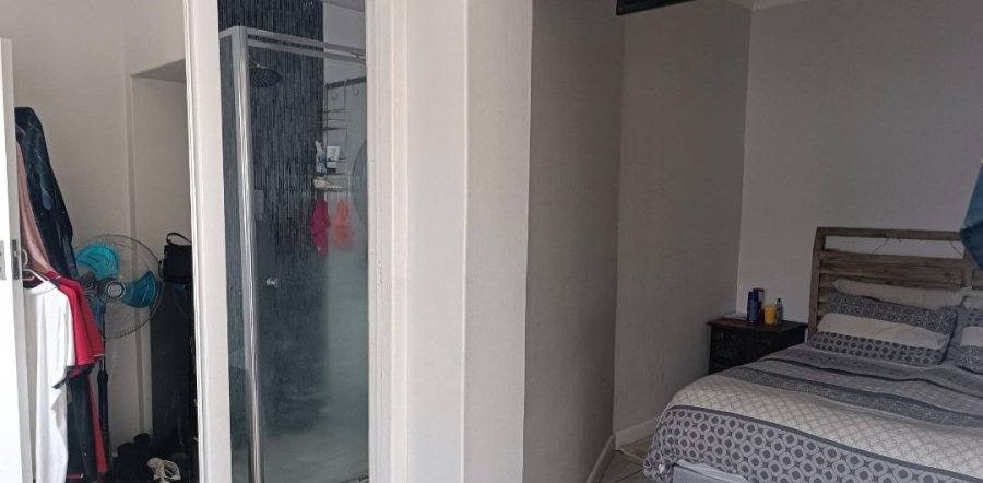 2 Bedroom Property for Sale in Zonnebloem Western Cape